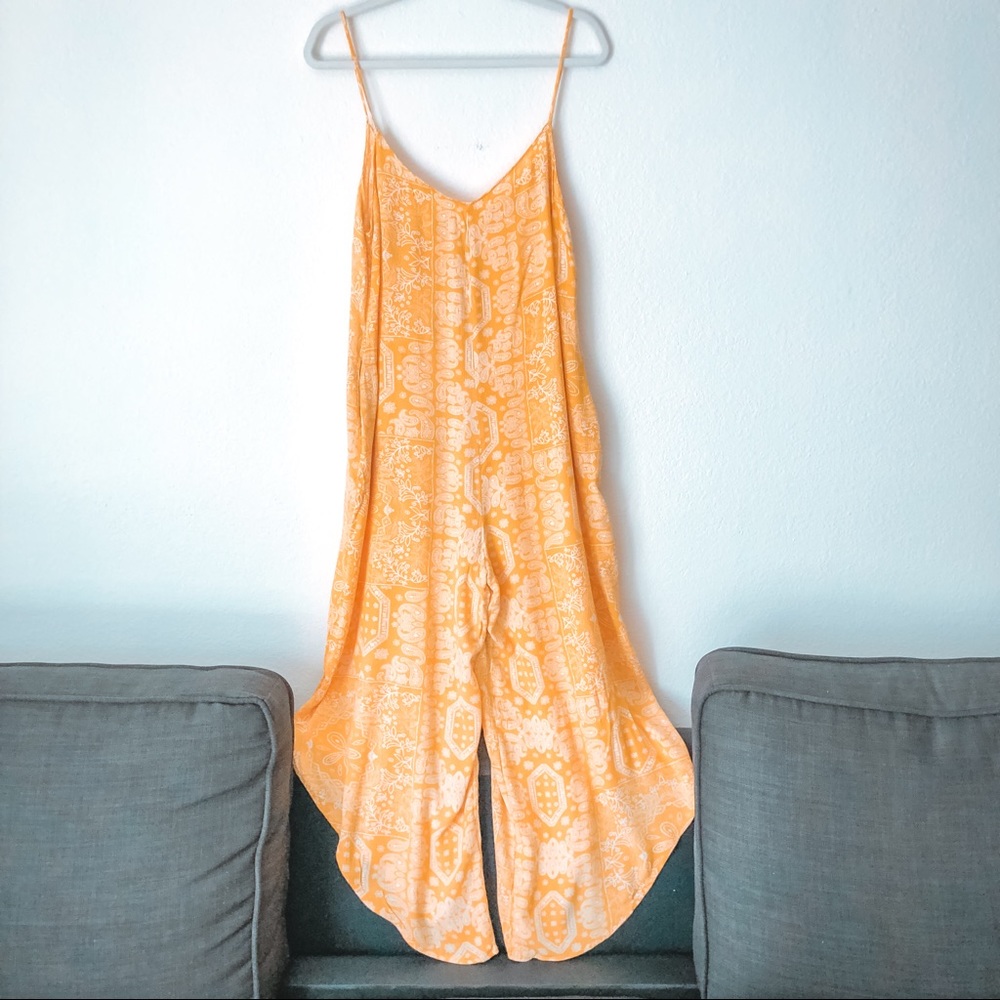 Lush Wide Leg Spaghetti Straps Printed V-neckline Bohemian Jumpsuit Size Large
